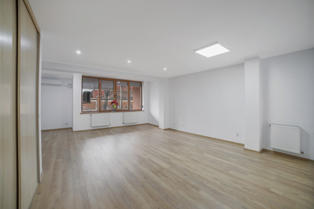 Spatiu birouri*Apartament cu 3 camere*Uranus*George Cosbuc*U