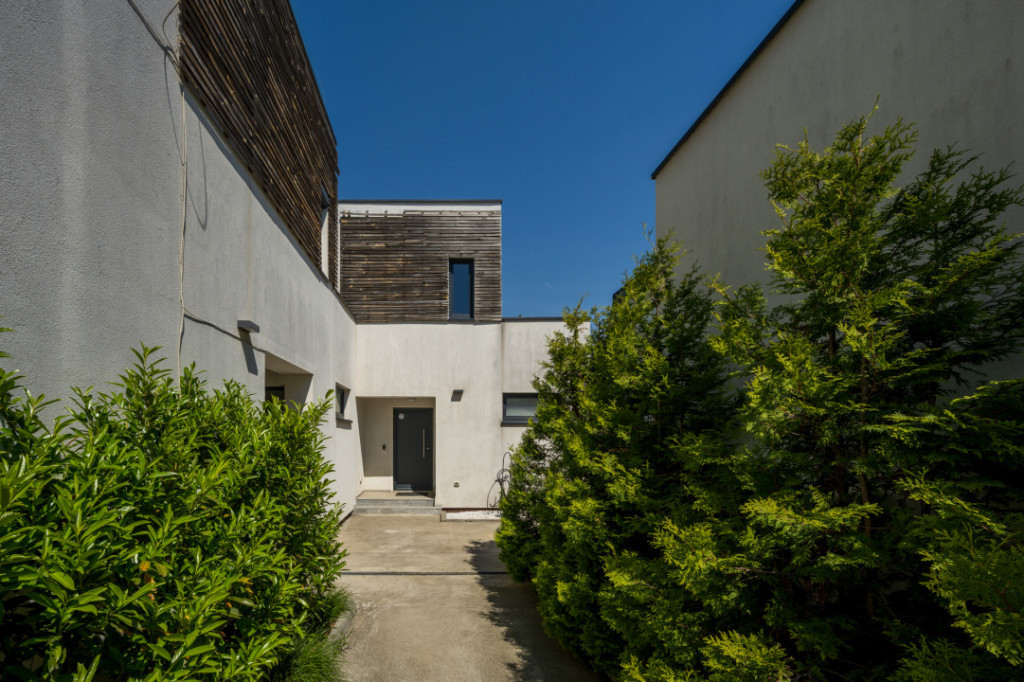 OTOPENI - MATEI BASARAB, DUPLEX 168 MP TOTAL, LOT 300 MP, LA