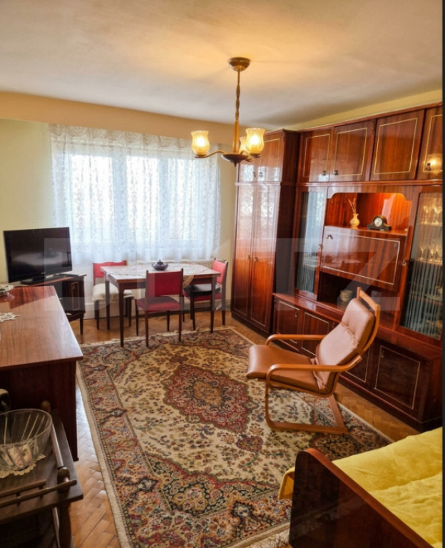 Apartament 3 camere, terasa 25 mp, parcare, zona Vivo