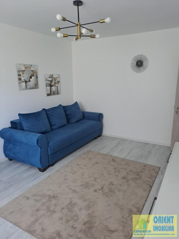Tomis Nord, de inchiriat 3 camere, mobilat, centrala gaze, renovat