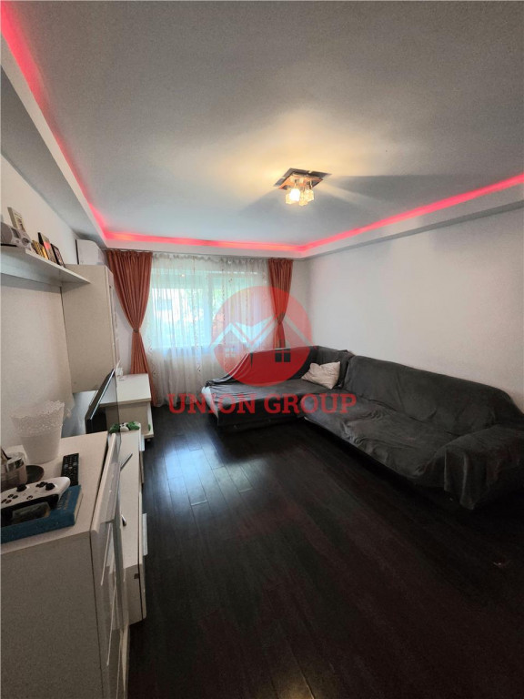 Apartament 3 Camere, Spatios, Parter, Zona Far