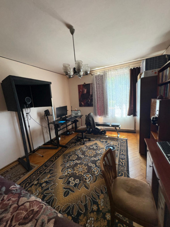 Apartament decomandat, 46 mp, garaj disponibil, zona Sasar