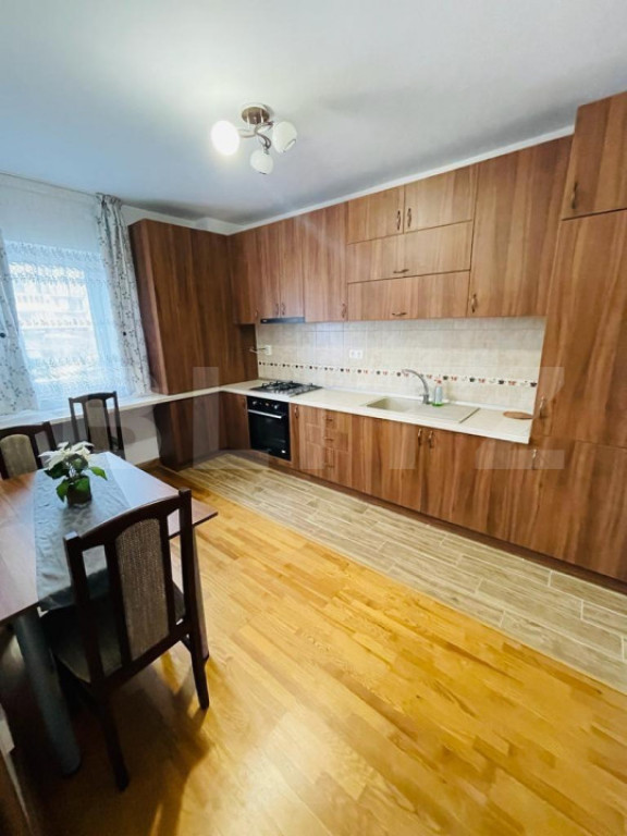 Apartament 2 camere, 37mp, parcare, zona Eroilor