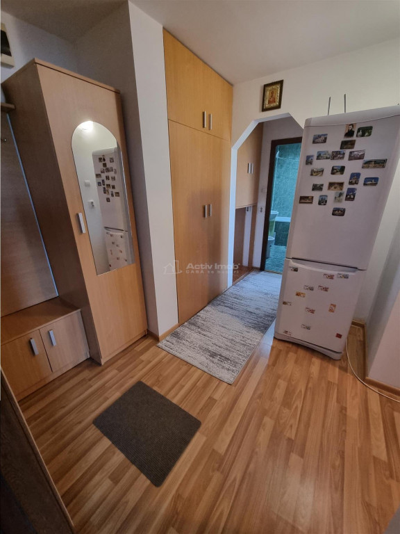 Apartament 2 cam decomandat renovat si mobilat zona 800