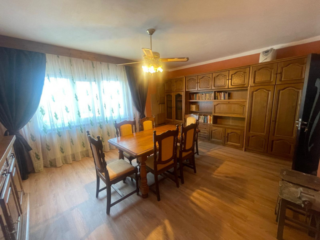 Apartament 4 camere, 89.88 mp, trilateral, 2 bai, zona Craio