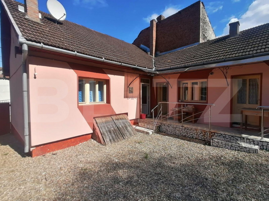 Casa 3 camere 1 bucatarie 1 baie 100 mp utili cu toate utili