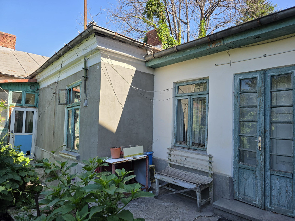 Persoana fizica vand teren+casa Copou Iasi
