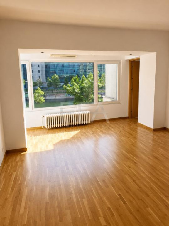4 camere Unirii/Mircea Voda, centrală, et. 1, an 1987, metr