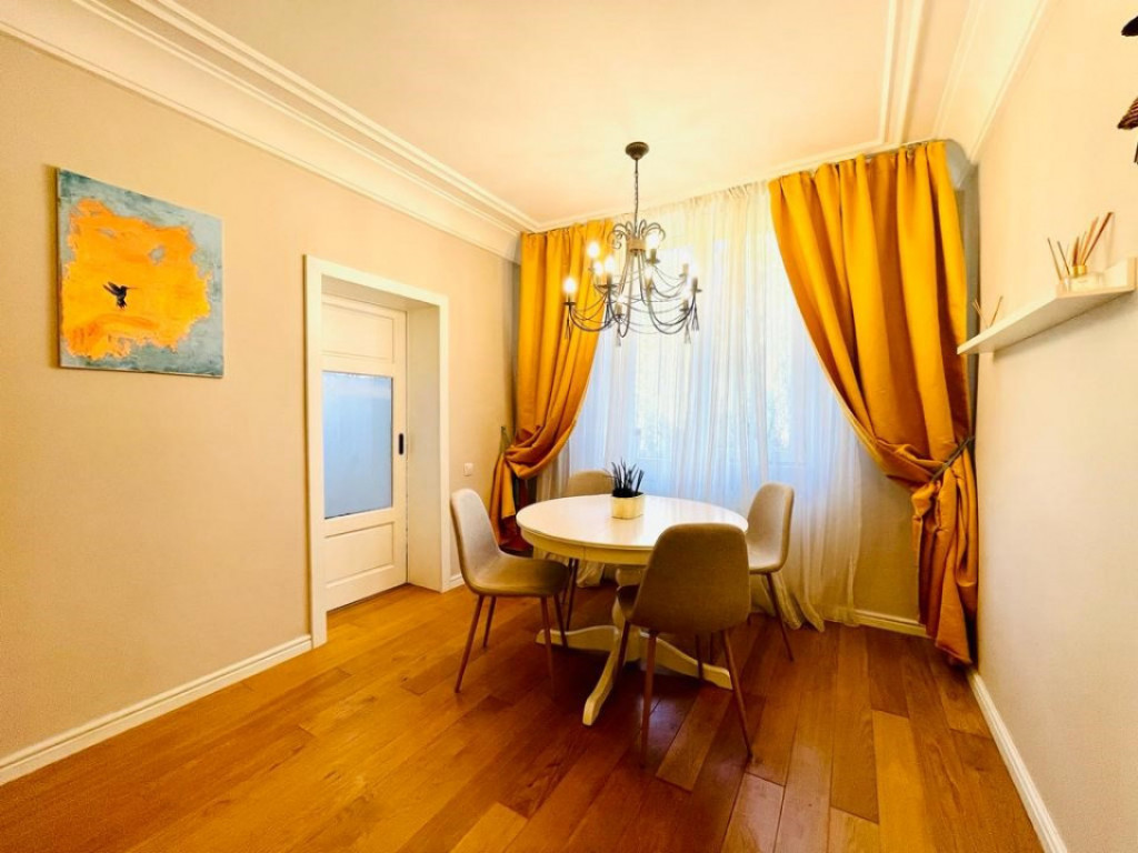 Pajura - Presei, Apartament 3 camere, centrala proprie.