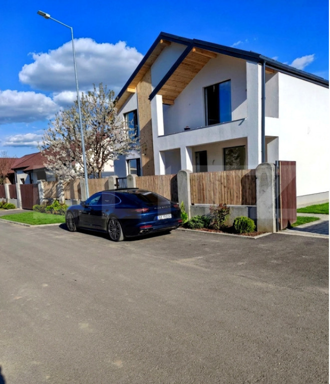 Casa in Harman, cu panouri fotovoltaice, 340 mp utili , 100