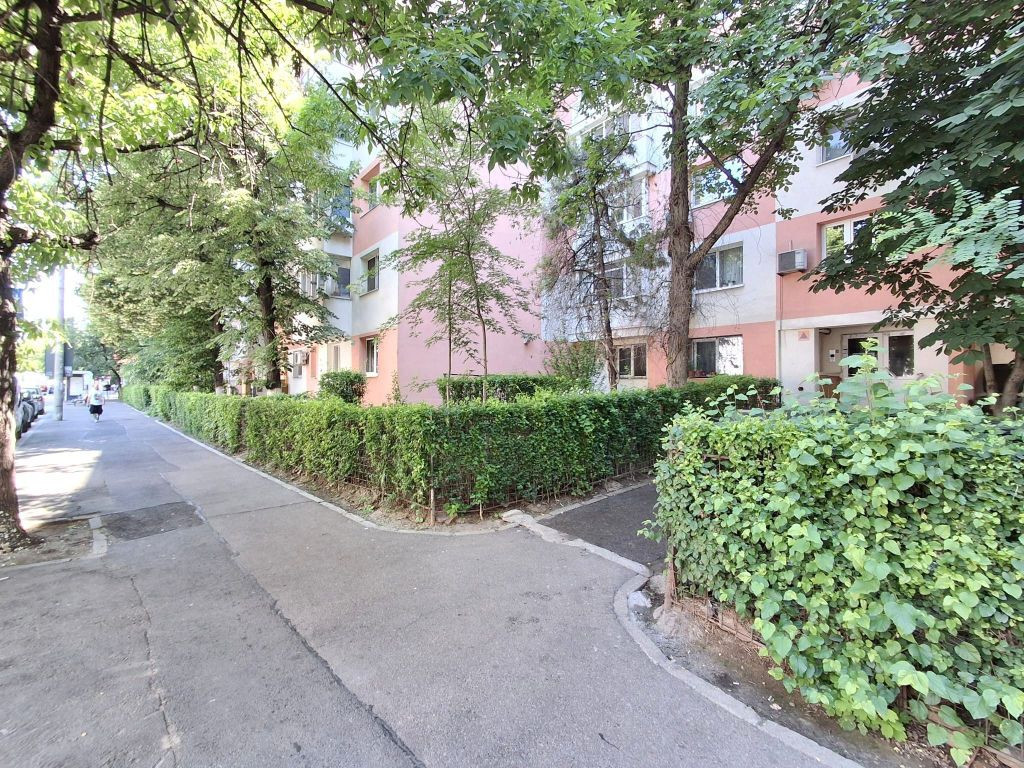 De Vanzare Garsoniera Teiul Doamnei zona Lacul Tei
