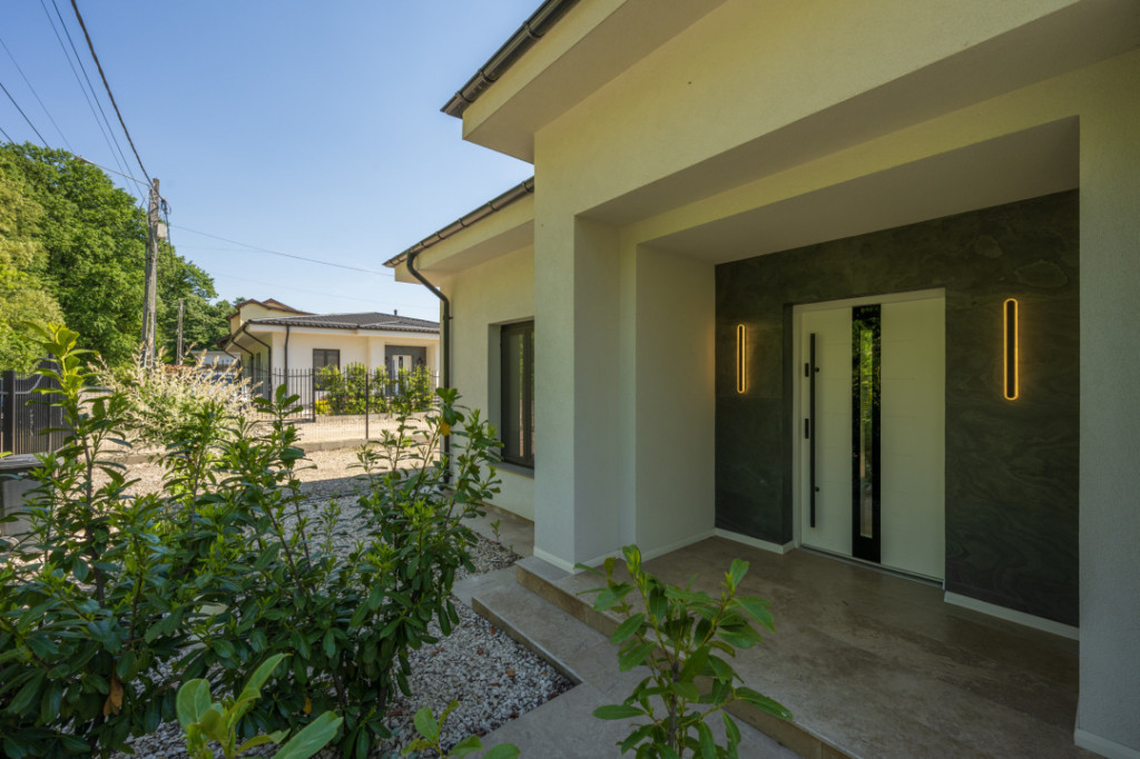 MOON VILLA - ASTORIA, 212 MP TOTAL, 800 MP LOT, LA CHEIE!