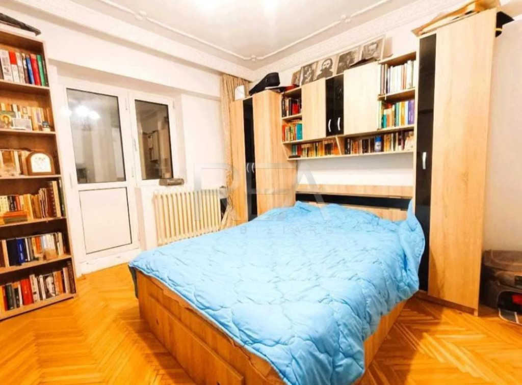 2 camere Unirii decomandat, et. 1, an 1993, 62 mp, renovat