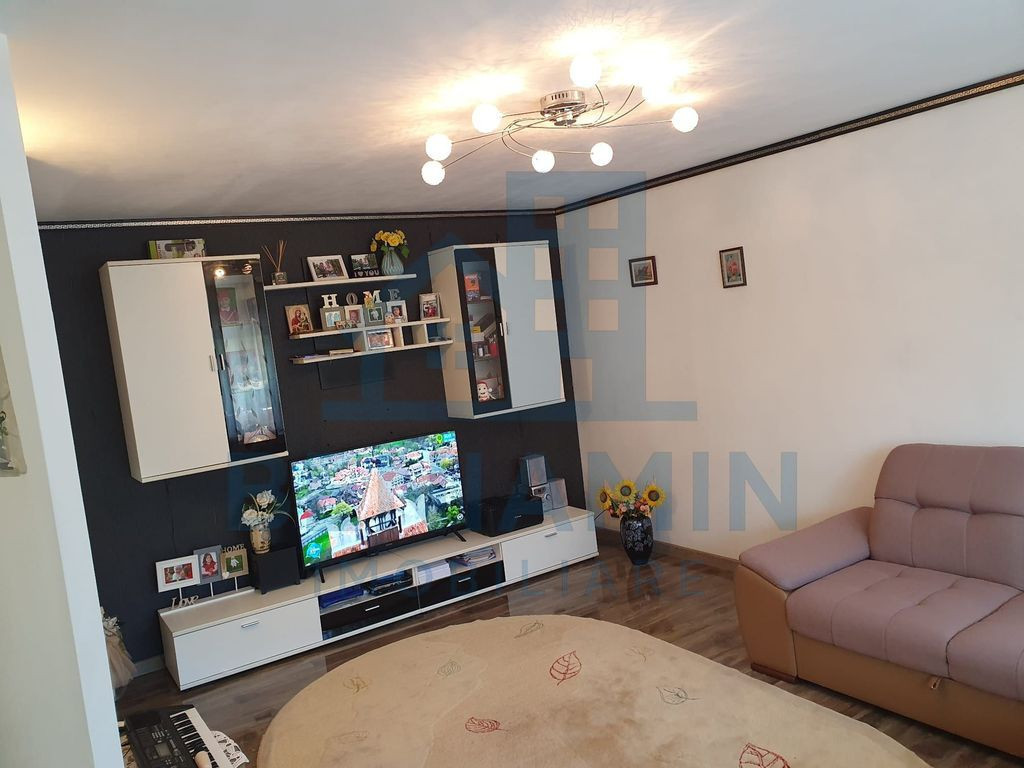 Apartament 4 camere etaj 1 Cartier Noua 99mp doua parcari