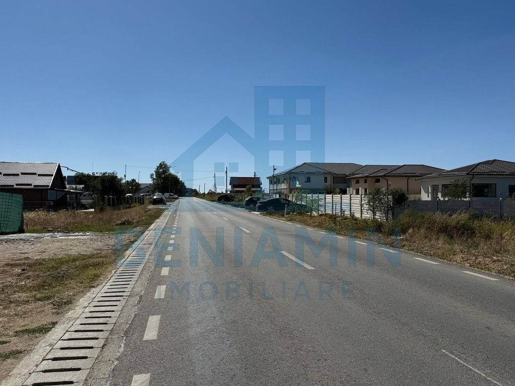 Teren intravilan 990mp Carcea Hanul cu Ponei strada Aerop...