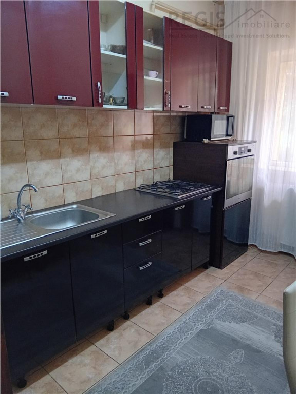 Apartament de 2 camere Racadau cu parcare si boxa NEGOCIABI