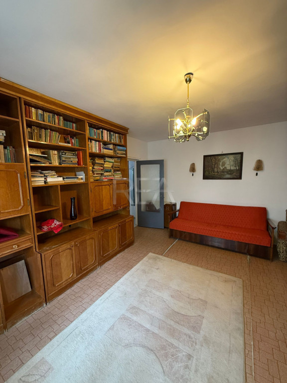 2 camere Vitan decomandat, parcare, et. 4, an 1988, metrou,