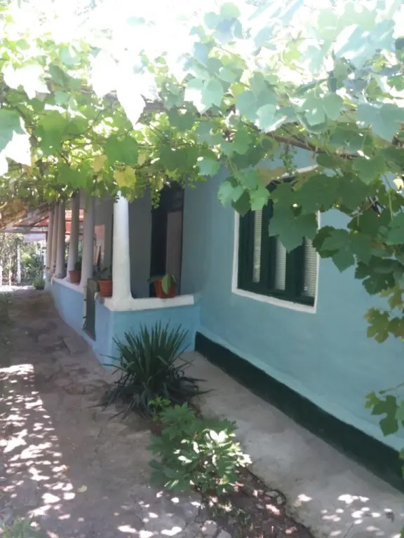 Vand casa locuibila Izvoarele