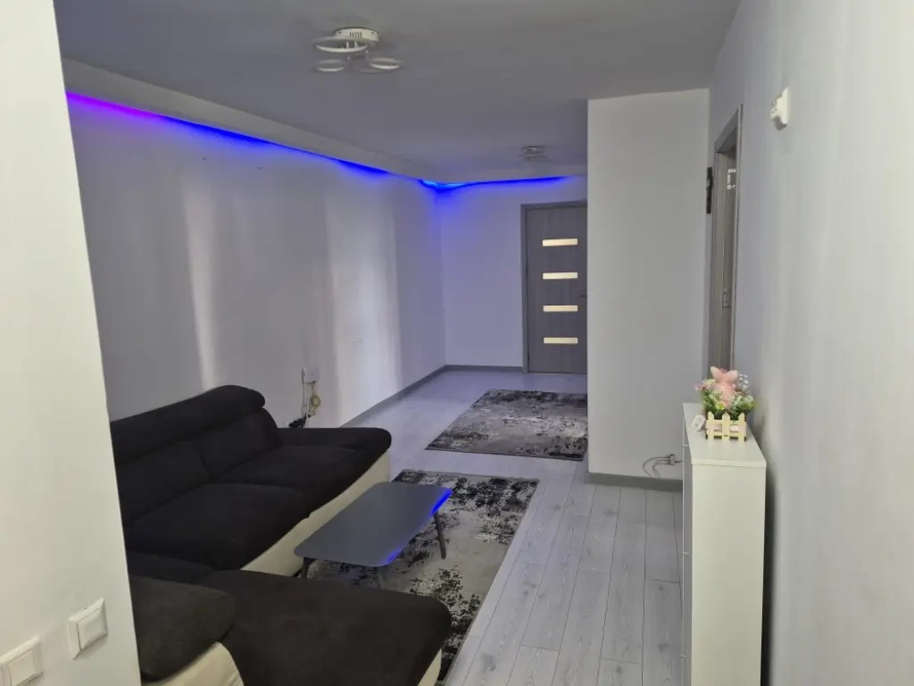 Vand apartament 4 camere Bulevardul Râmnicu Sărat