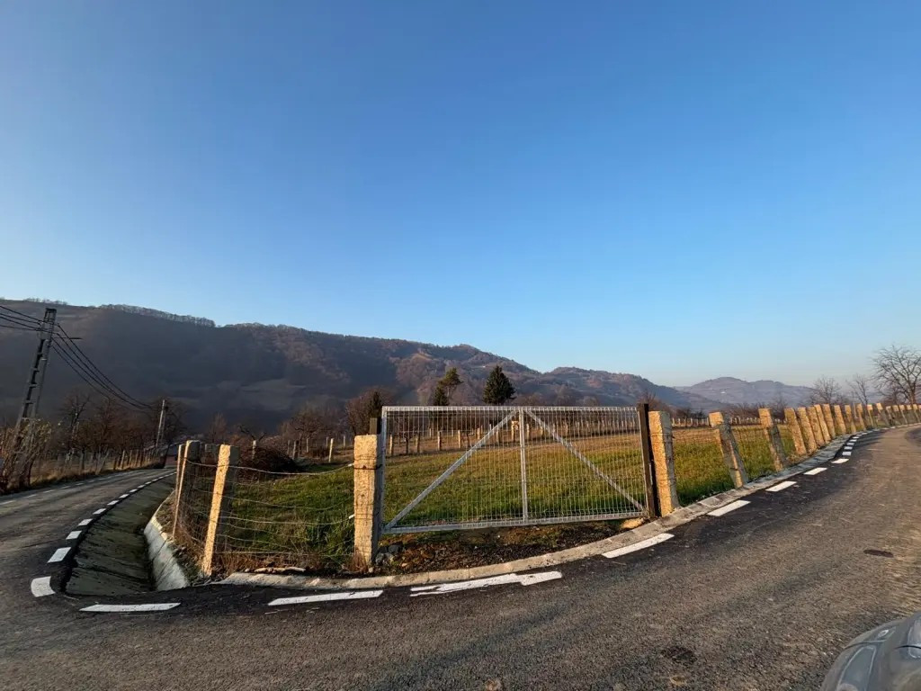 Teren intravilan de vânzare (3111mp)