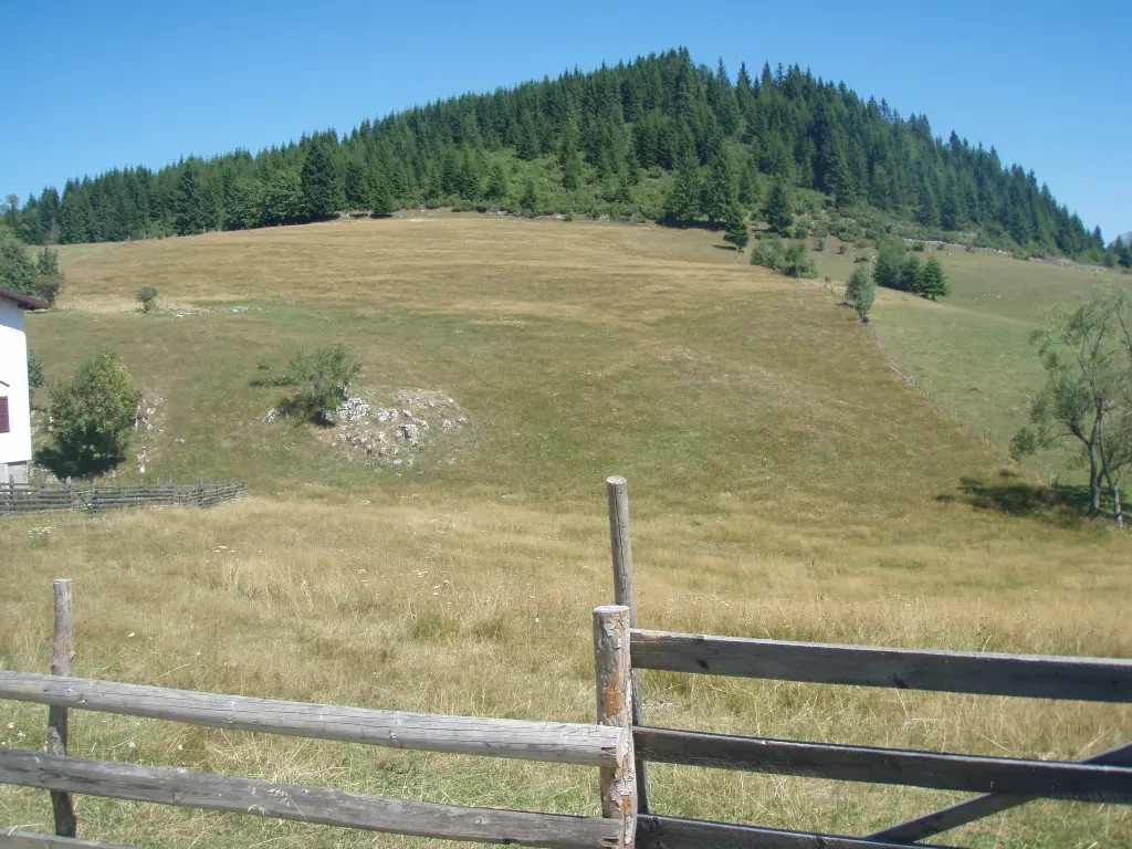 Vând teren intravilan Fundata 5200mp