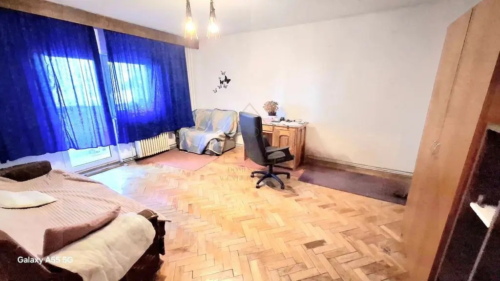 Vind apartament 3 camere Calea Manastur.
