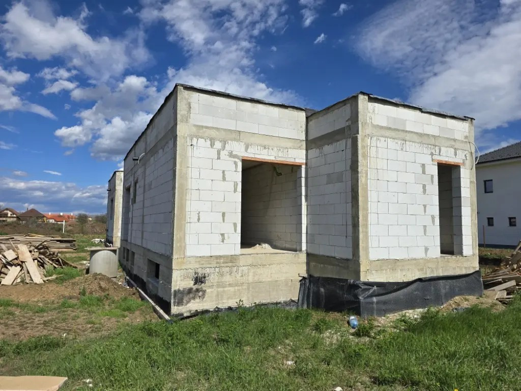 Vand casa in Dealul Furcilor