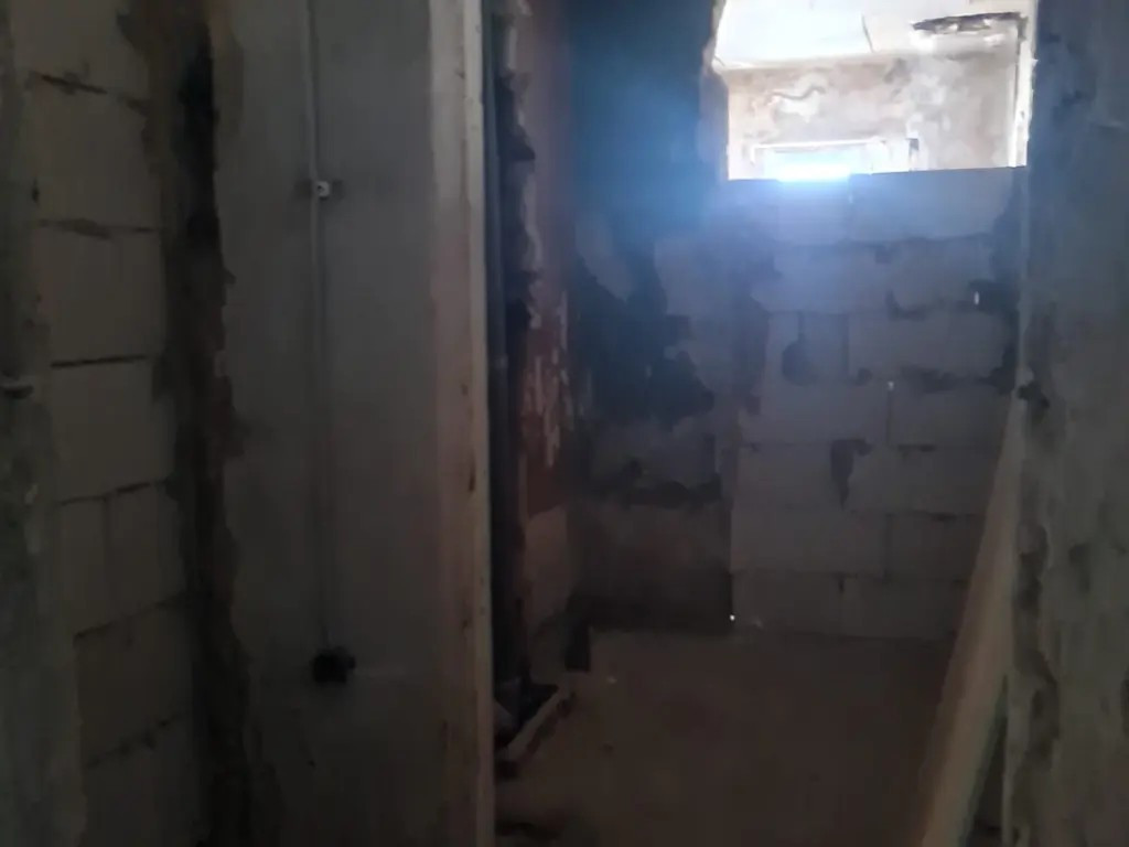 Vând apartament cu 4 camere str. 1 Mai