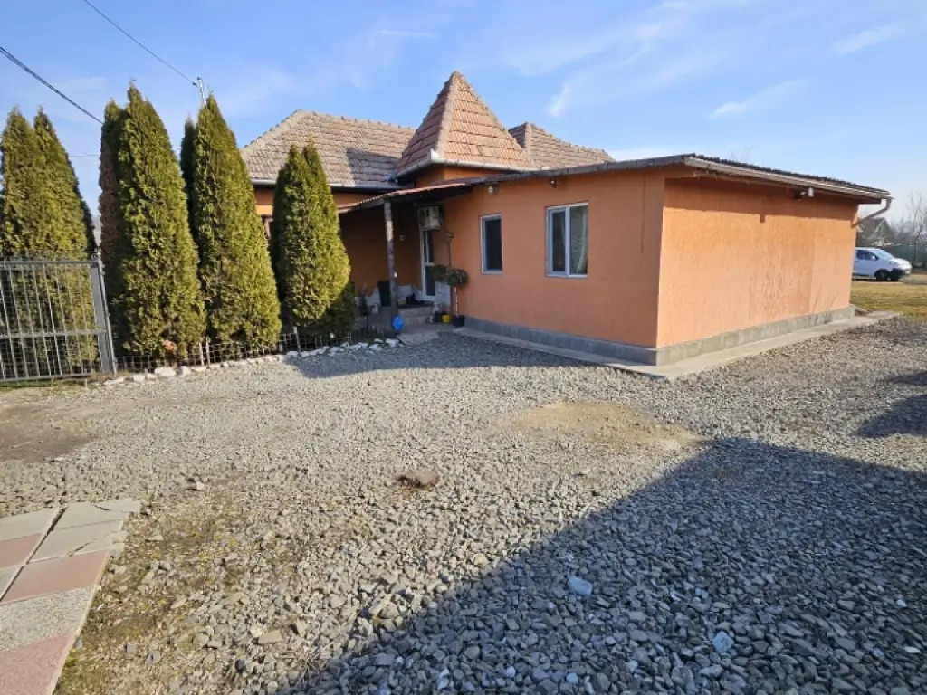 Vând casa 20 de km de Cluj Napoca, (Rascruci)