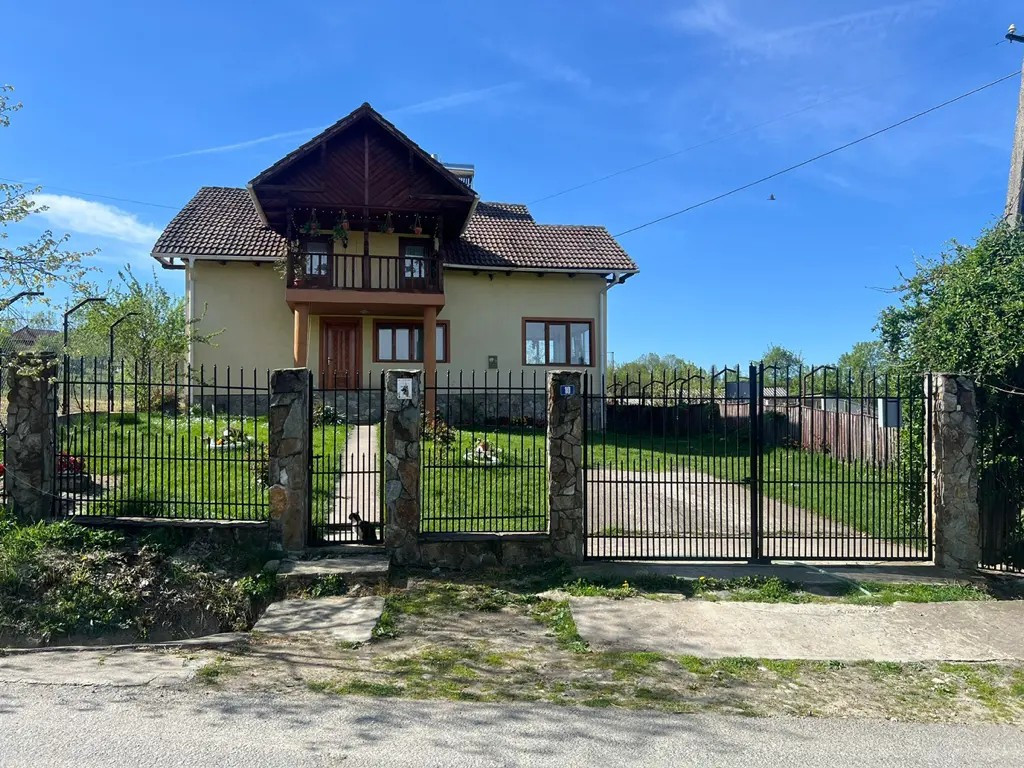 Casă la munte cu teren 9.000 mp Cârligei Bumbești Pițic Gorj