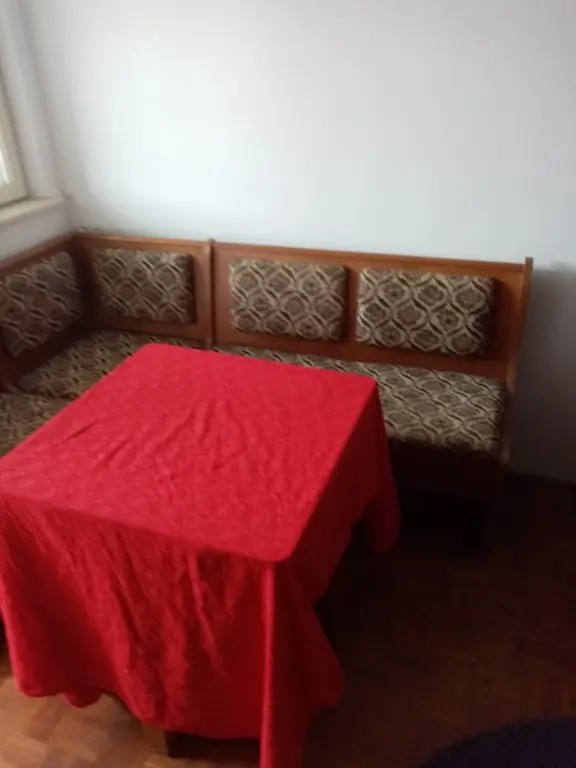 Inchiriez garsoniera str. Soarelui 10