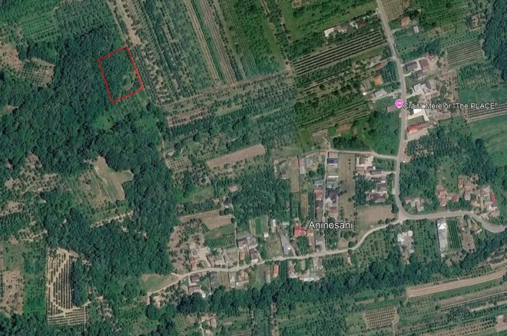 Vând teren extravilan. 2394 mp