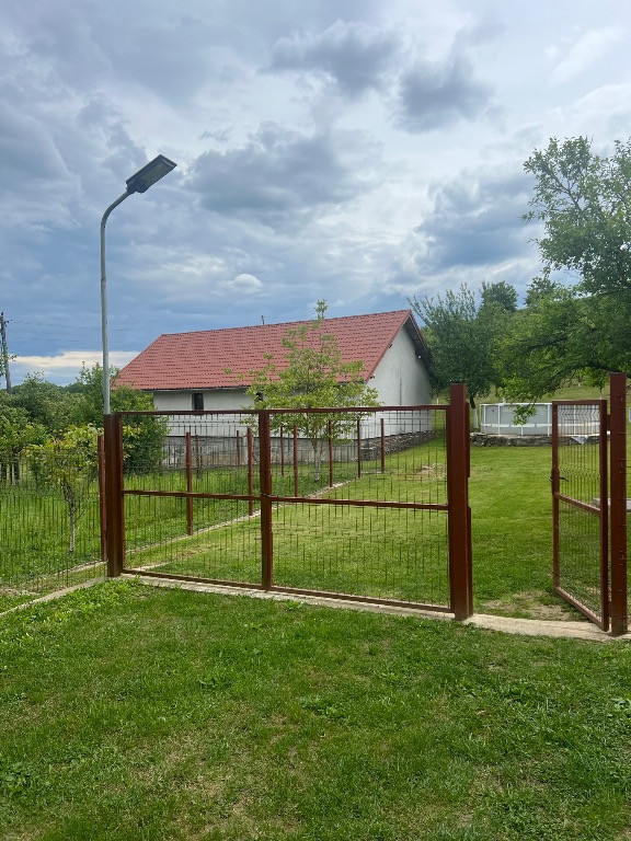 Vând casă proprietate sat Sulighete,com.Soimus,jud.Hunedoara