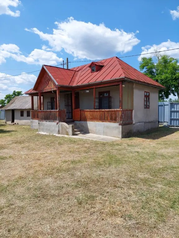 Vand casa si livada in Ionesti Arges