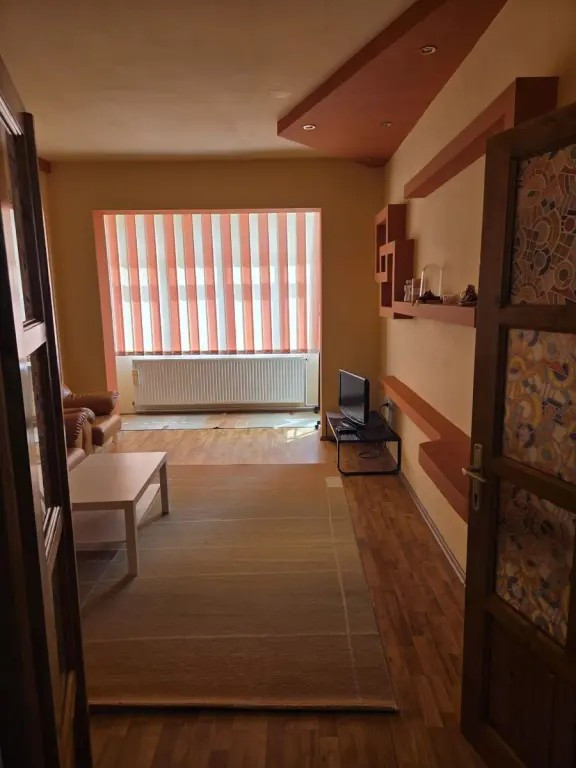 Inchiriez apartament 2 camere Brașov Tractorul