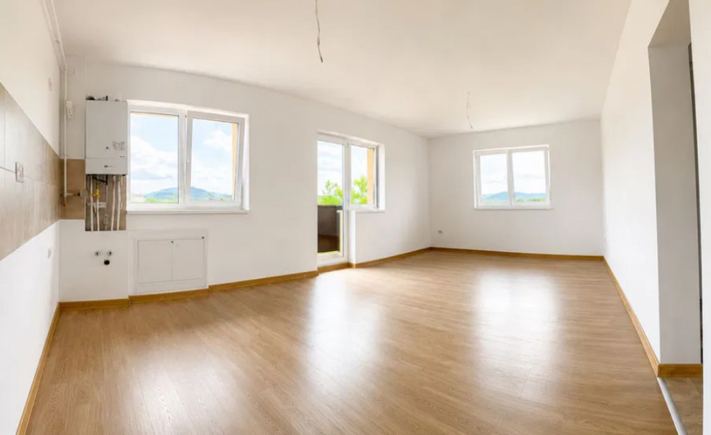 Apartament 3 camere, decomandat - zona Sanpetru
