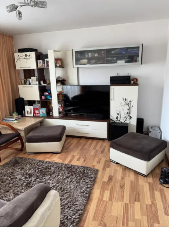 Apartament 2 camere, semidecomandat - Brasovul Vechi
