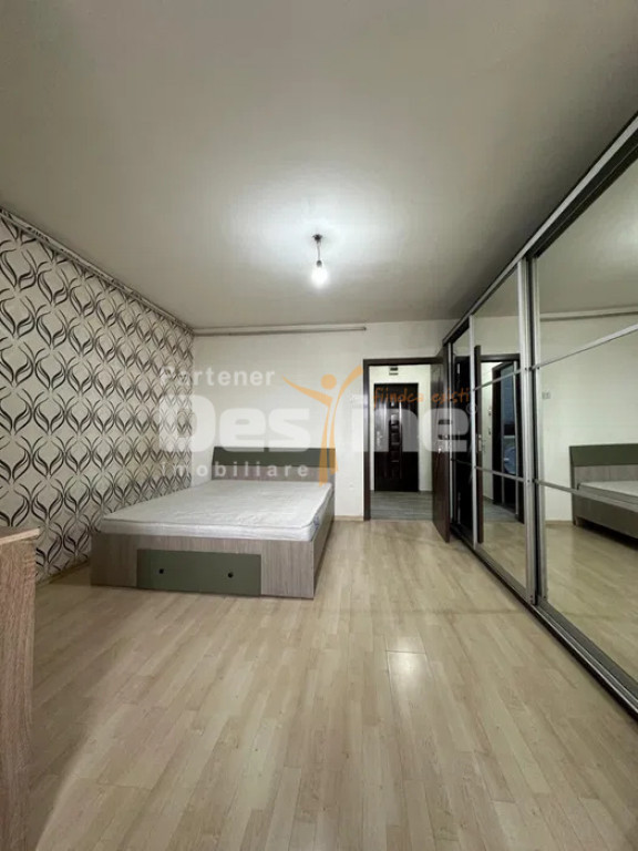 Apartament cu 2 camere etaj intermediar, renovat, boxa, zona