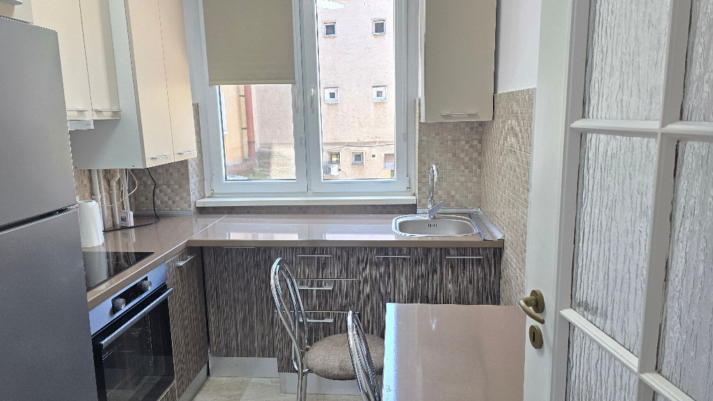 Inchiriez apartament 2 camere Deva, ultracentrala, 1 Decembrie, et 1