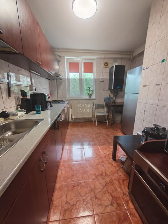 Apartament 4 camere decomandat /centrala- Titan/ Aleea Fe...