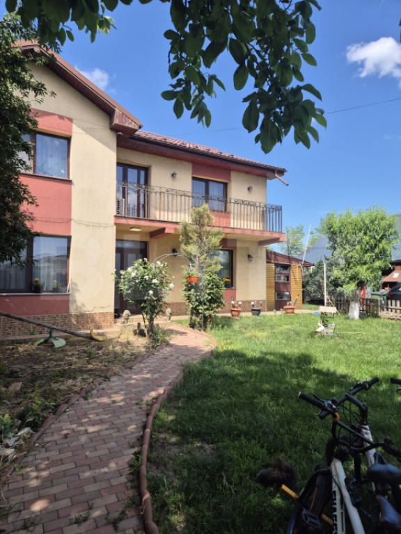 Casa de Vanzare in Vanatori