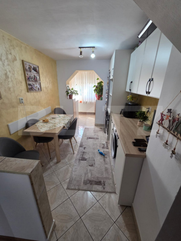 Apartament de vânzare, 3 camere & balcon, Cehu Silvaniei