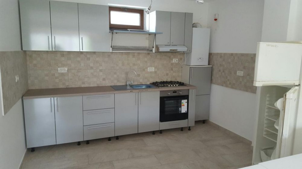 Piata Alba Iulia, Apartament 4 camere Nemobilat.