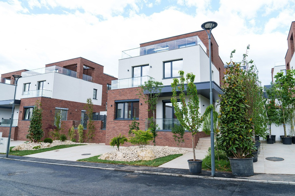 Vilă de lux pe malul Lacului Snagov | Marină privată | 150 mp utili