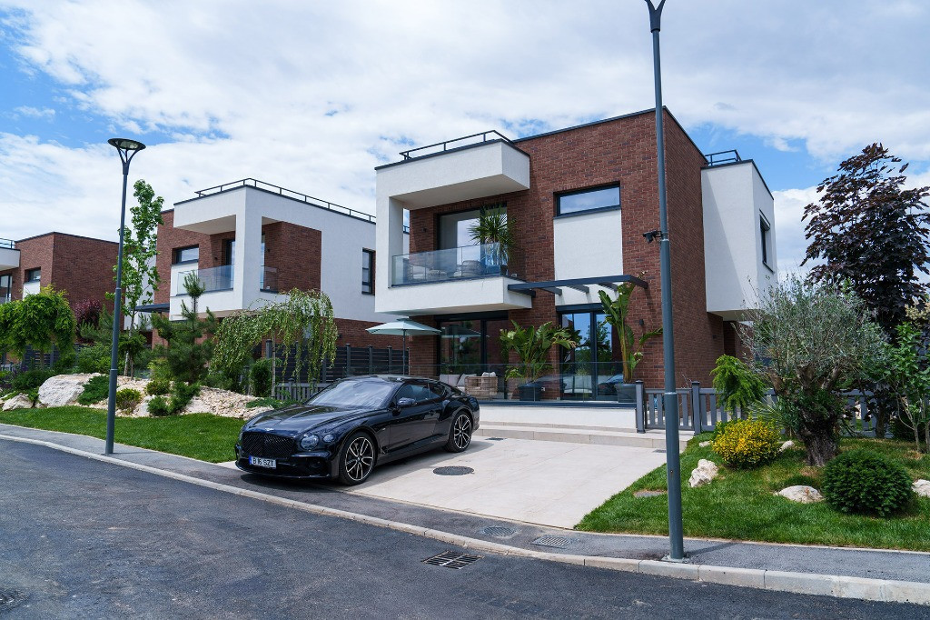 Vilă de lux pe malul Lacului Snagov | Marină privată | 257 mp utili