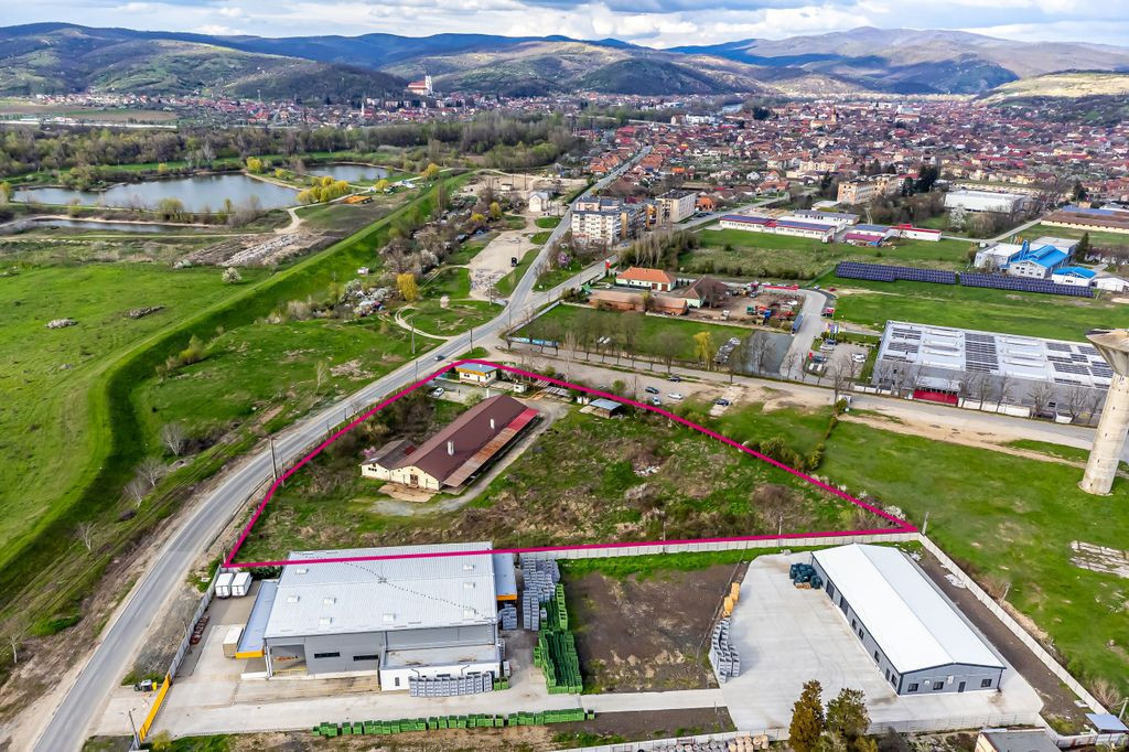 Hala industrială cu teren 10.495 mp – potențial super...