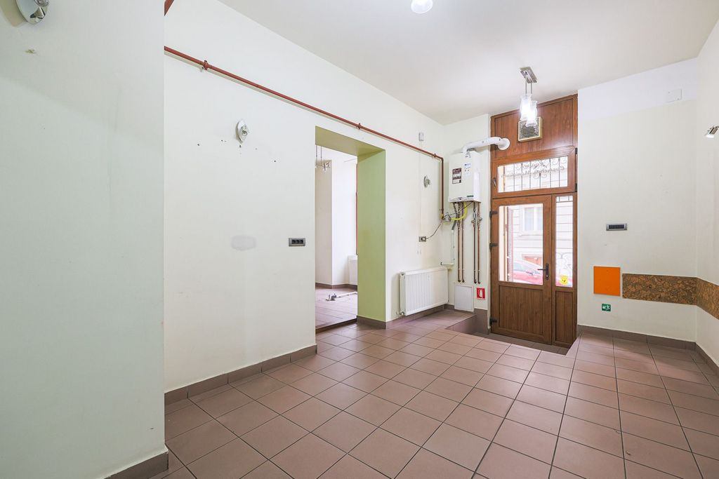 Spațiu comercial strada Episcopiei nr 1, Pregătit pt af...