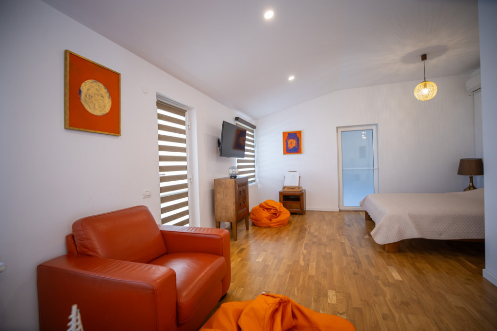 Apartament 5 Camere cu Vedere la Mare | Un Stil de Viață E