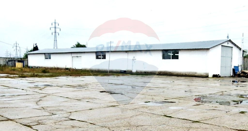 DE INCHIRIAT HALA 450 mp + 1000 mp platou betonat - ISALNITA