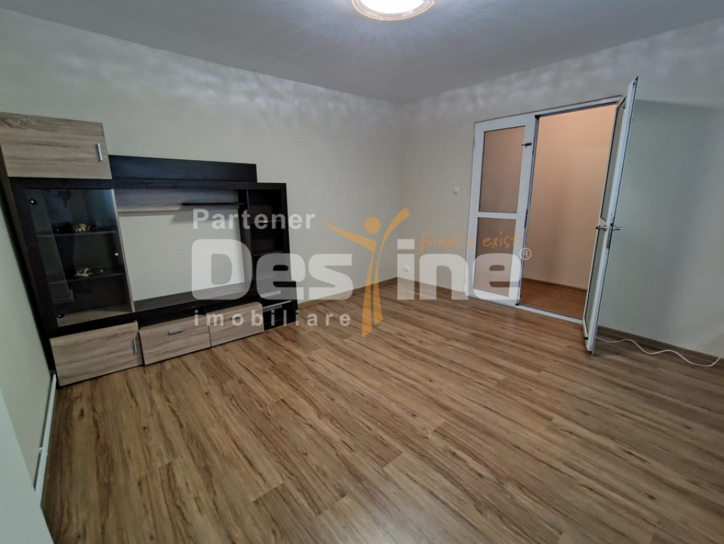 Apartament de vânzare | 3 camere | decomandat | zona PĂCUR
